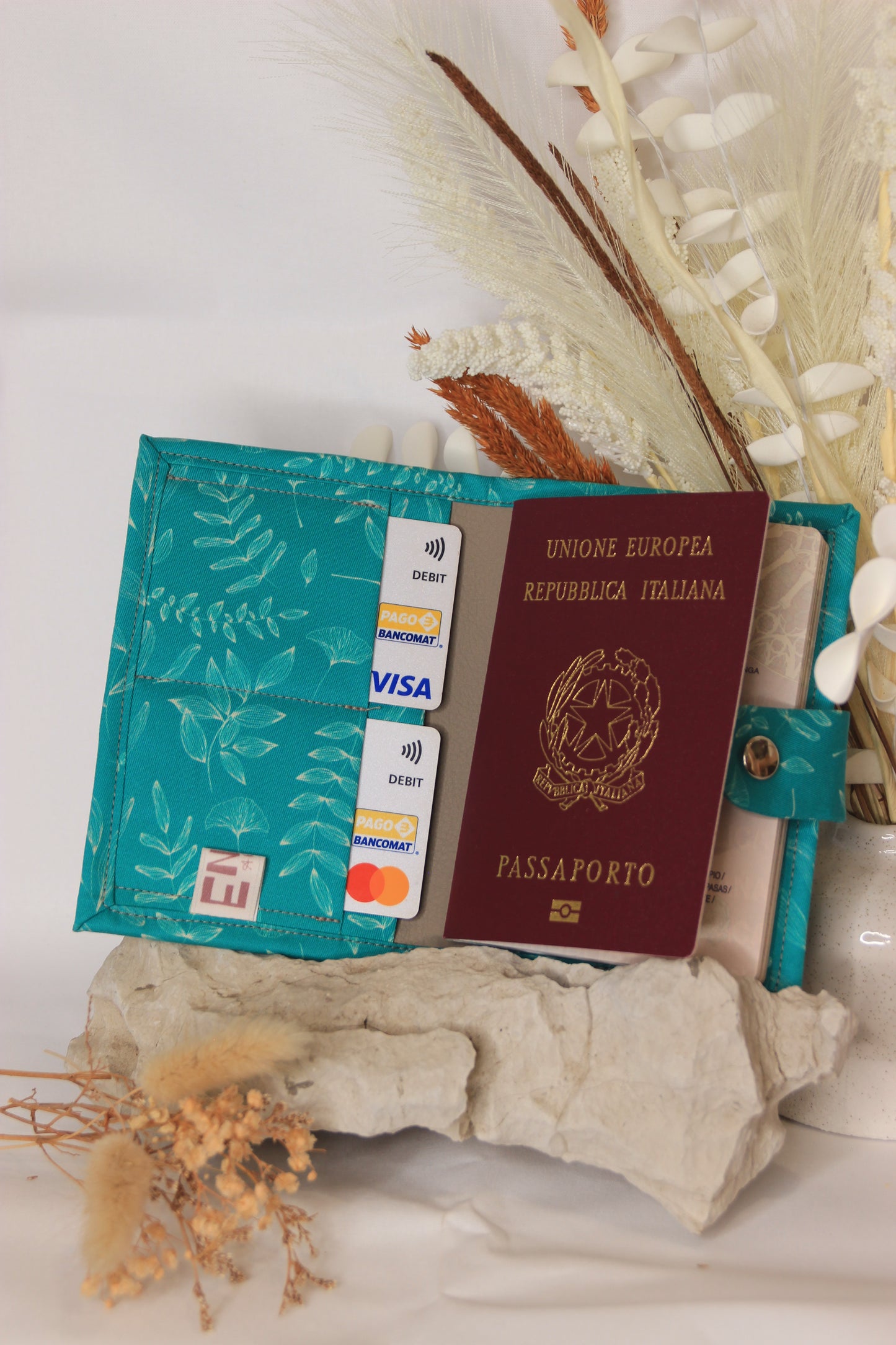 Porta passaporto rigido