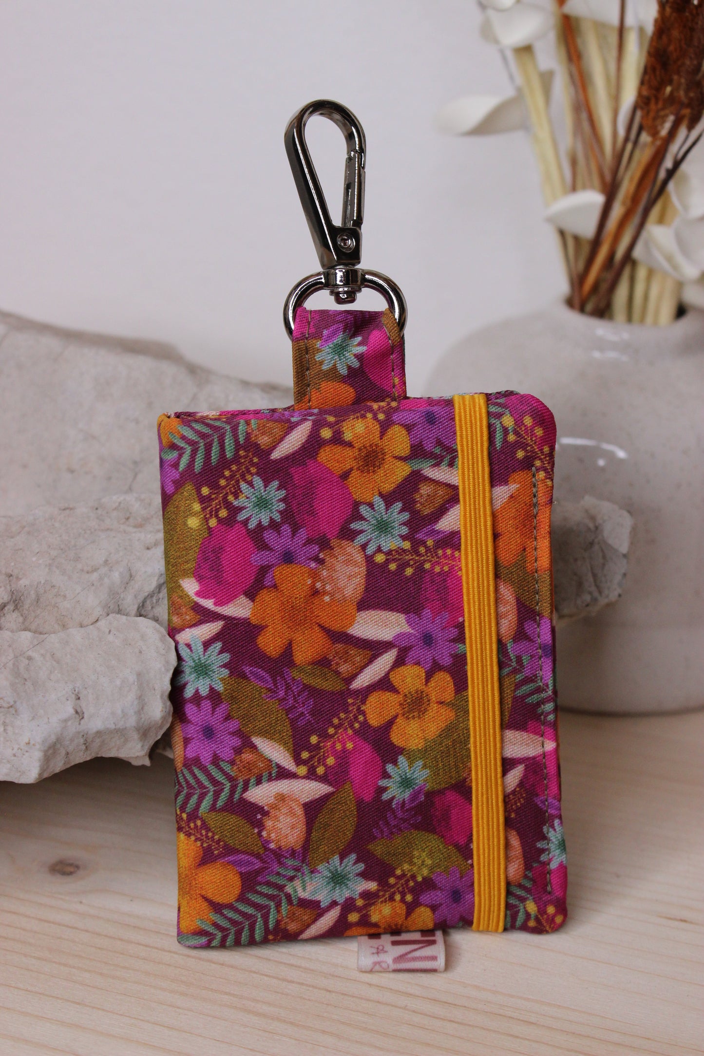 Porta carte con gancio