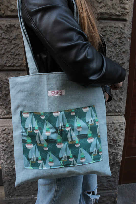 Tote bag